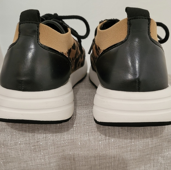 Vince Camuto Women's Black and Tan Sneakers - Picture 3 of 7